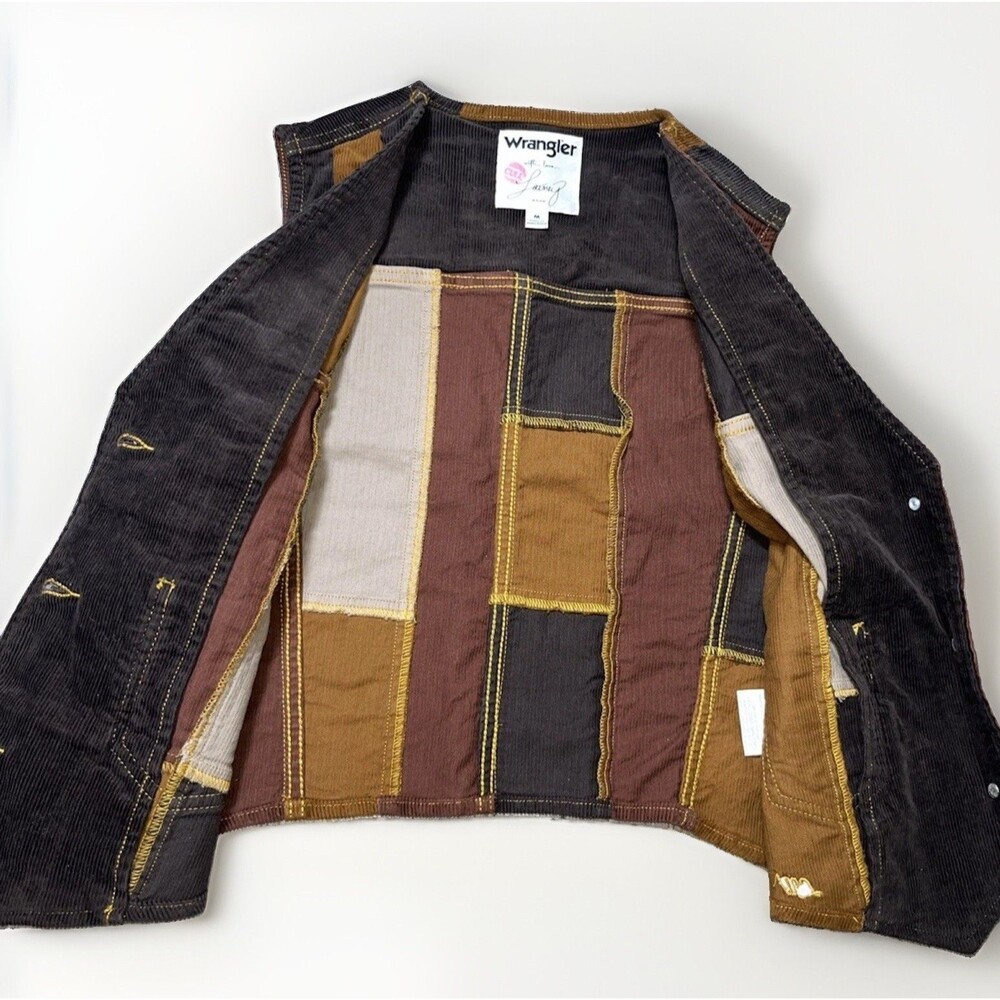 Wrangler x Lainey Wilson Patchwork Corduroy Vest Women’s Size M Brown Western - Picture 9 of 10